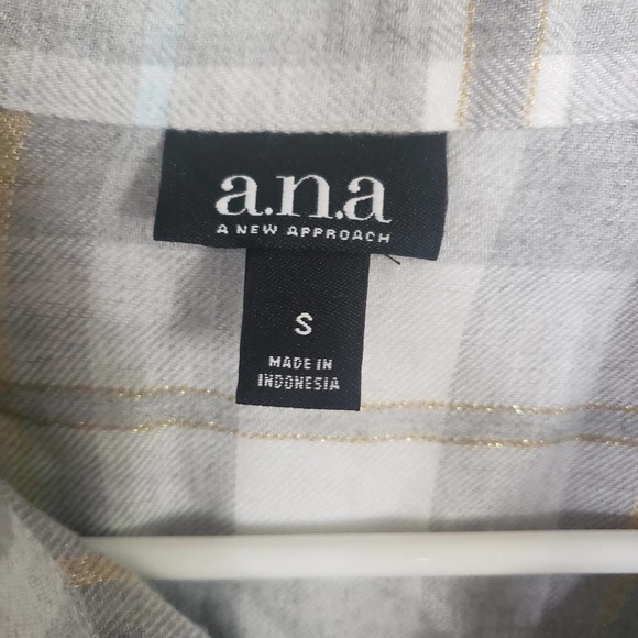 A.n.a Grey flannel button up womens shirt size S - Picture 2 of 3